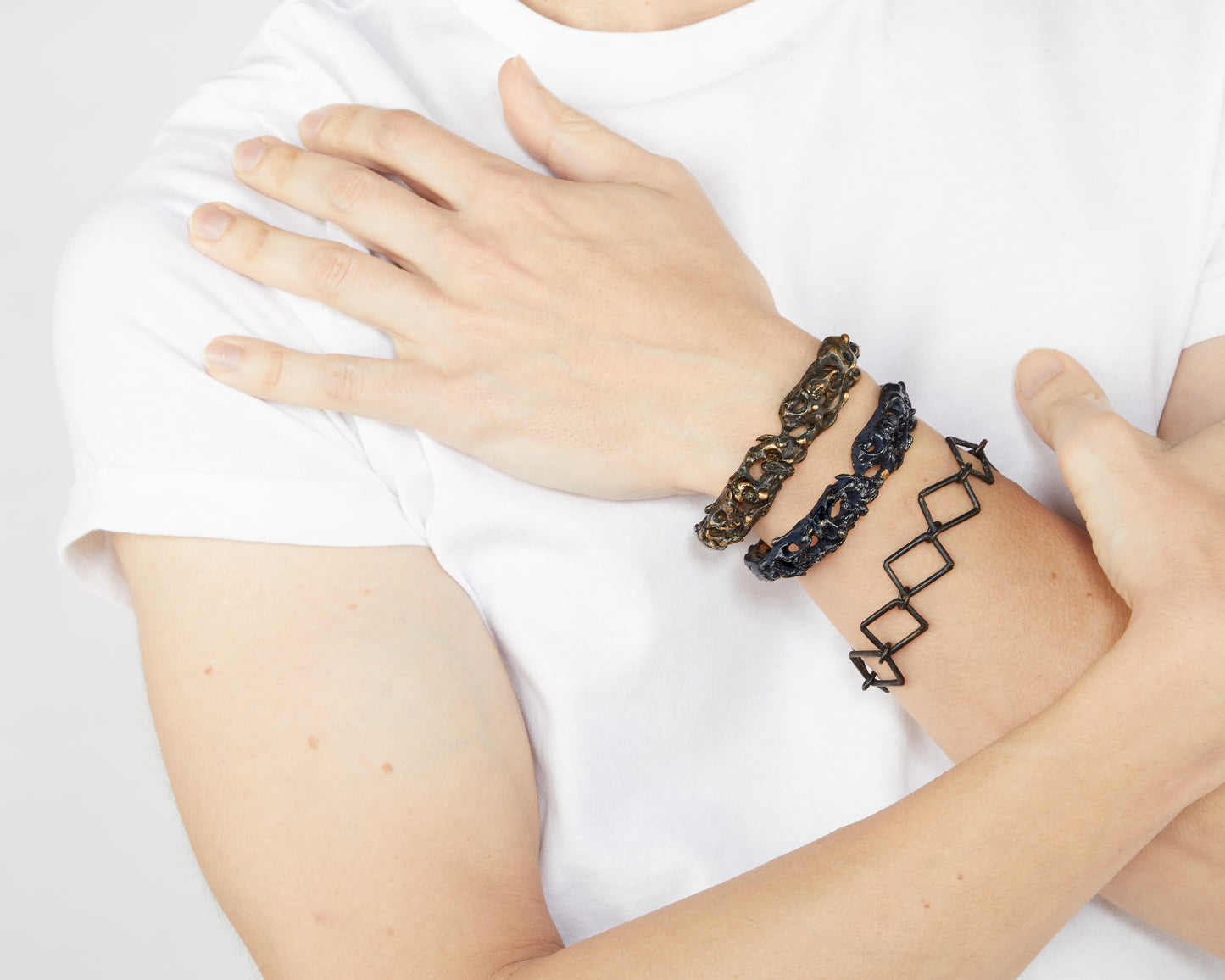 Bracciale Rigido | Studio di un Liquido