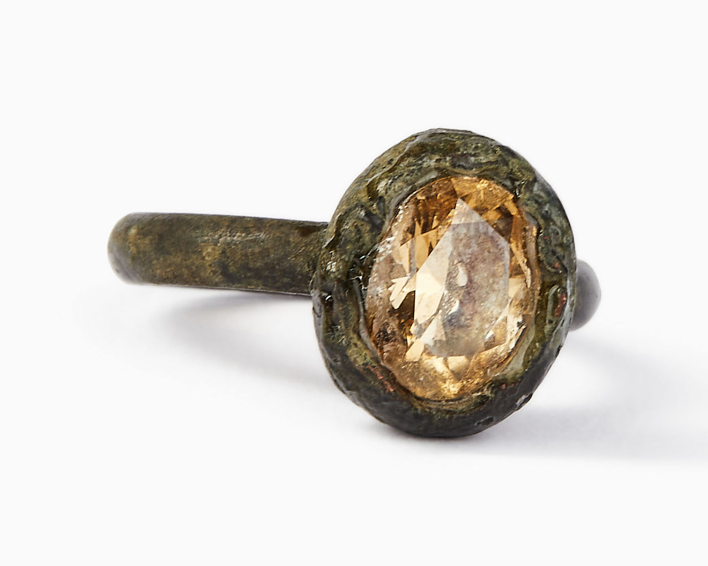 Anello Solitario con Pietra Dura Sintetica | Dieci