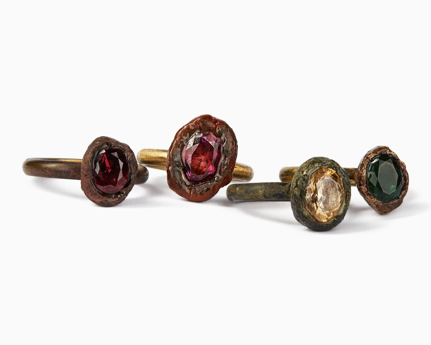 Anello Solitario con Pietra Dura Sintetica | Dieci