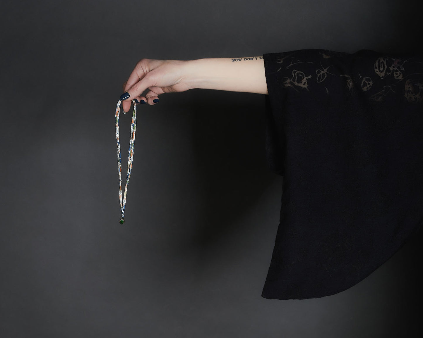 Girocollo con Ciondoli  Modello Punto Luce | Pietre Dure Sintetiche Colorate