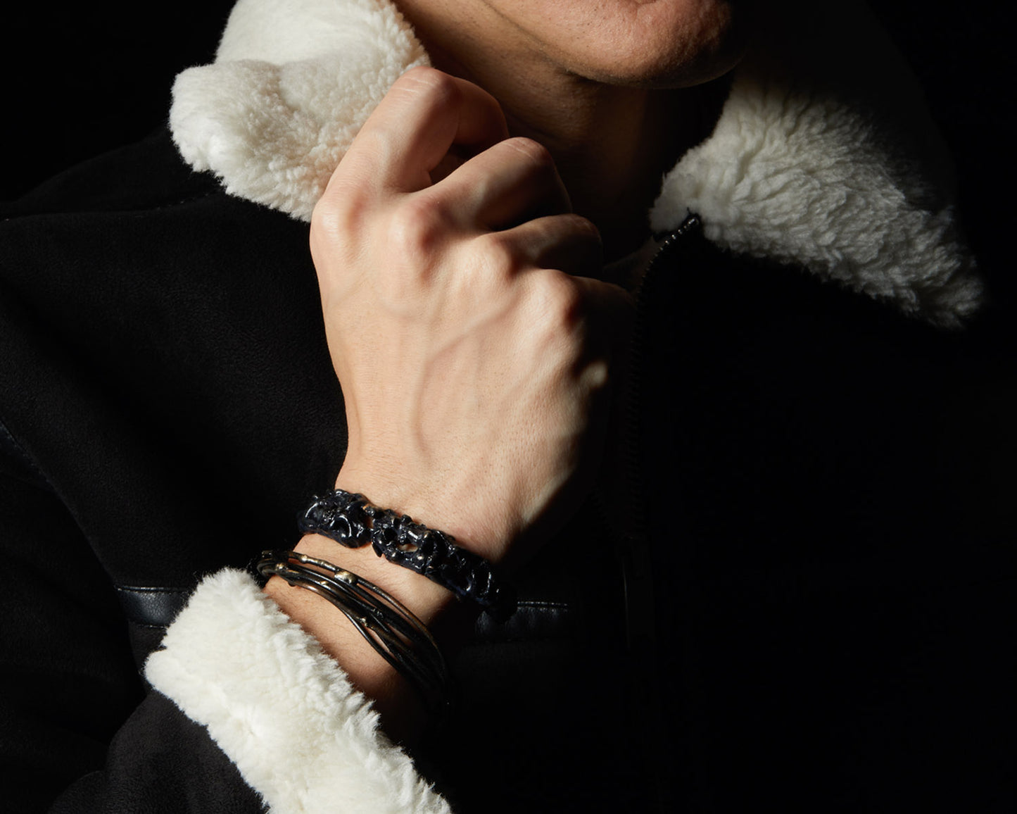 Bracciale Rigido | Studio di un Liquido