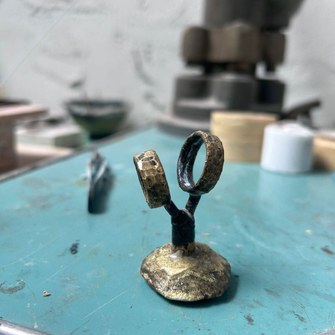 Bronzo o Oro? | Guida alla Scelta nei Gioielli d’Autore